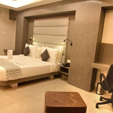 Hotel Rishiraj, Nagaon Nagaon  Buitenkant foto