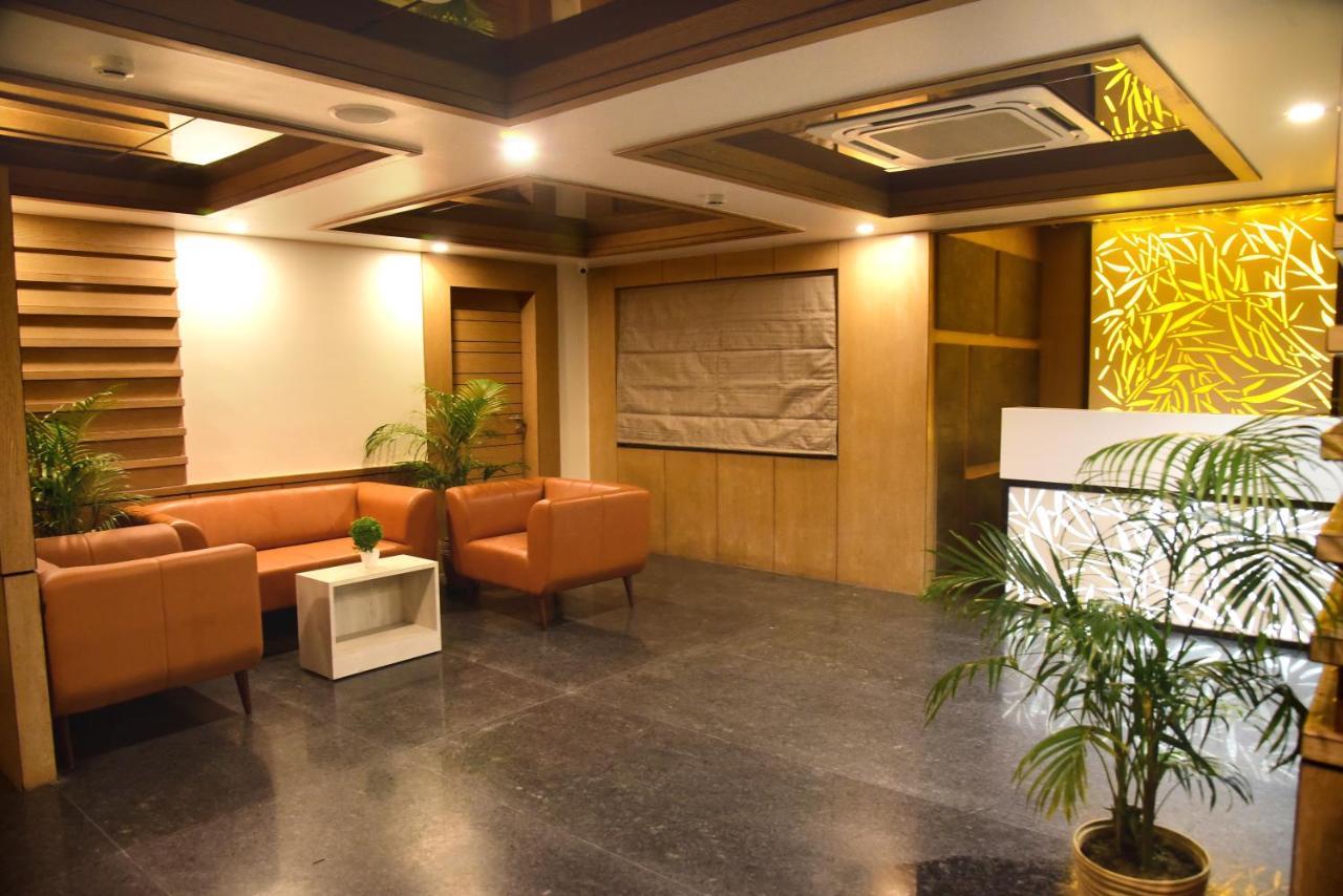Hotel Rishiraj, Nagaon Nagaon  Buitenkant foto