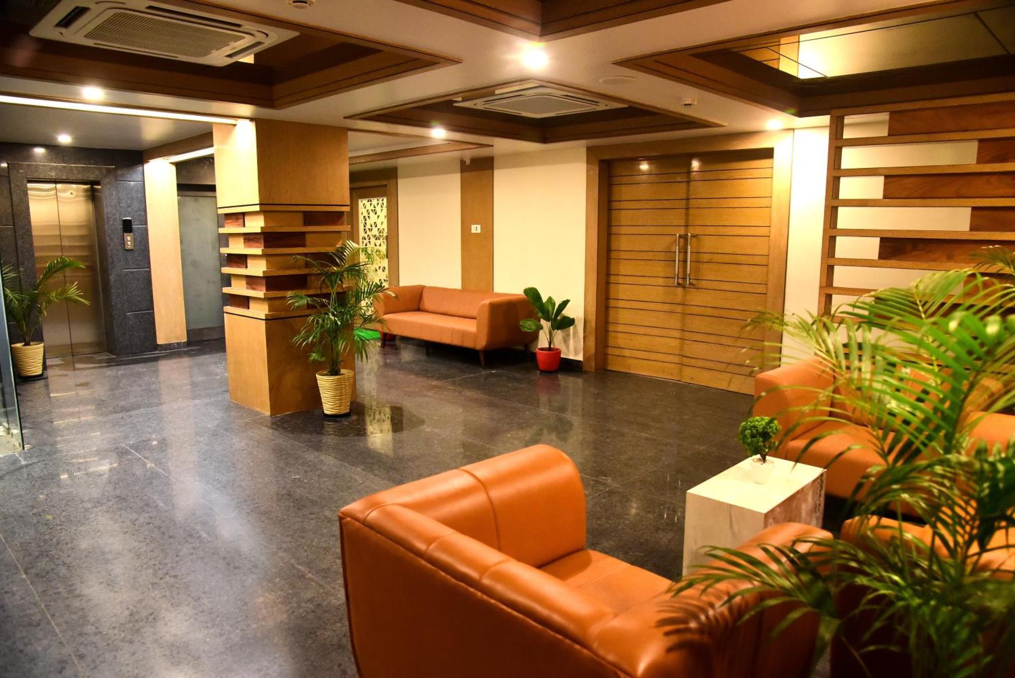 Hotel Rishiraj, Nagaon Nagaon  Buitenkant foto