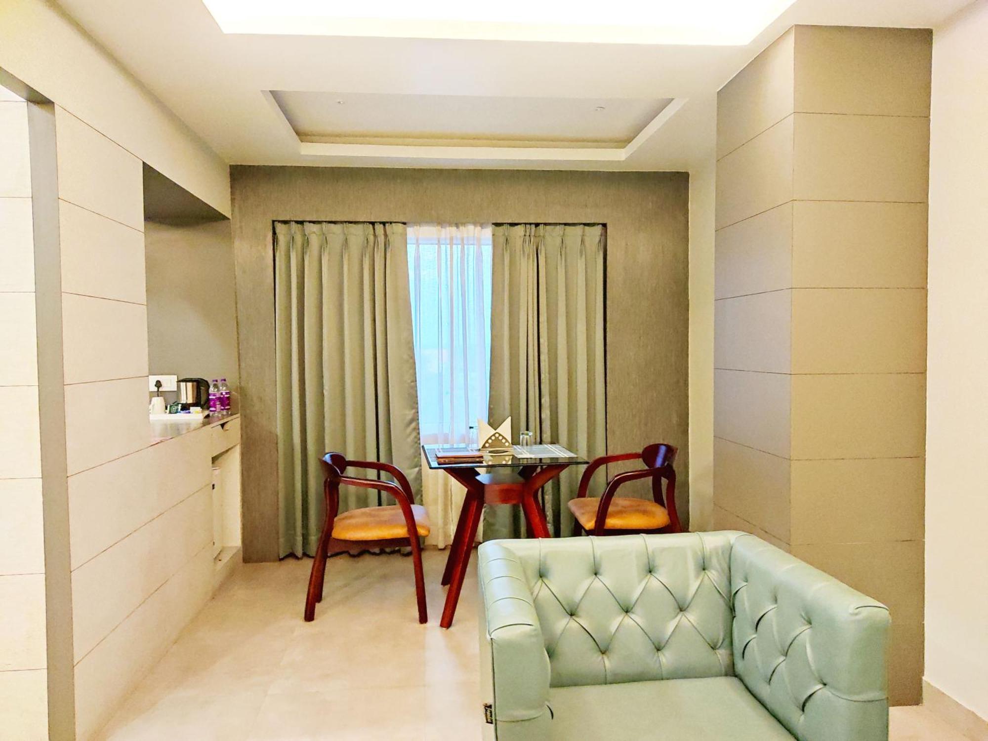 Hotel Rishiraj, Nagaon Nagaon  Buitenkant foto
